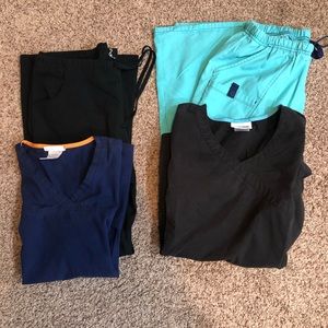 2 Pairs Of ScrubStar Women’s Scrub Set Small